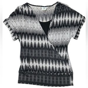 Worthington Stretch Short Sleeve Faux Wrap Black and Off White Blouse Size Small